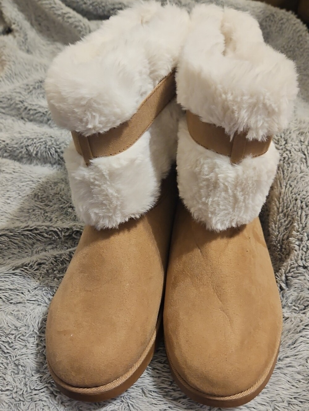 Juicy Couture Tan Faux-Suede Winter Boots with Cream Fur Cuff